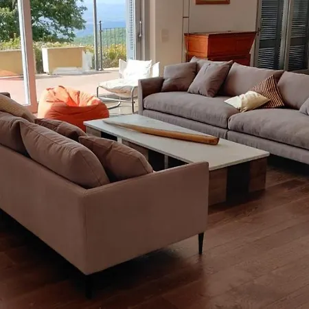 Moderne Mit Atemberaubendem Seeblick Villa Lisciano Niccone