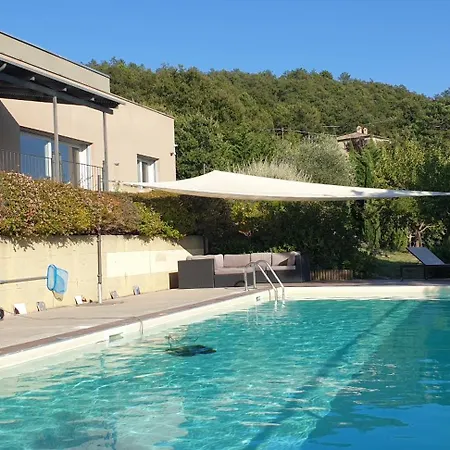 Villa Moderne Mit Atemberaubendem Seeblick