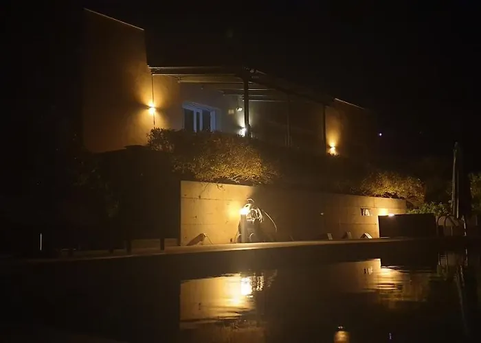 ヴィラ Moderne Mit Atemberaubendem Seeblick