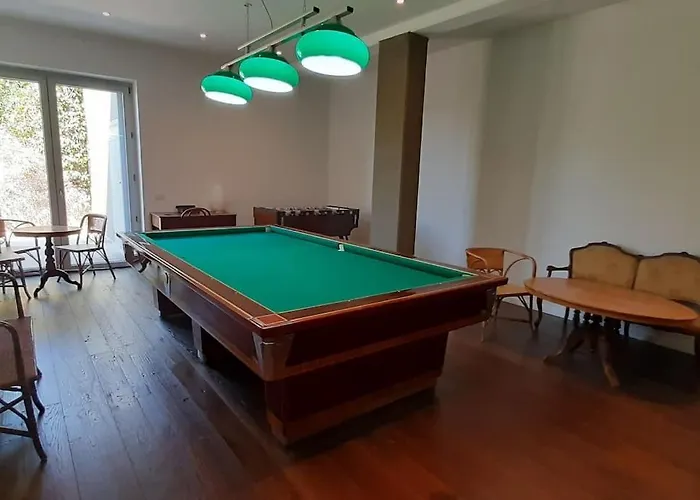 ヴィラ Moderne Mit Atemberaubendem Seeblick