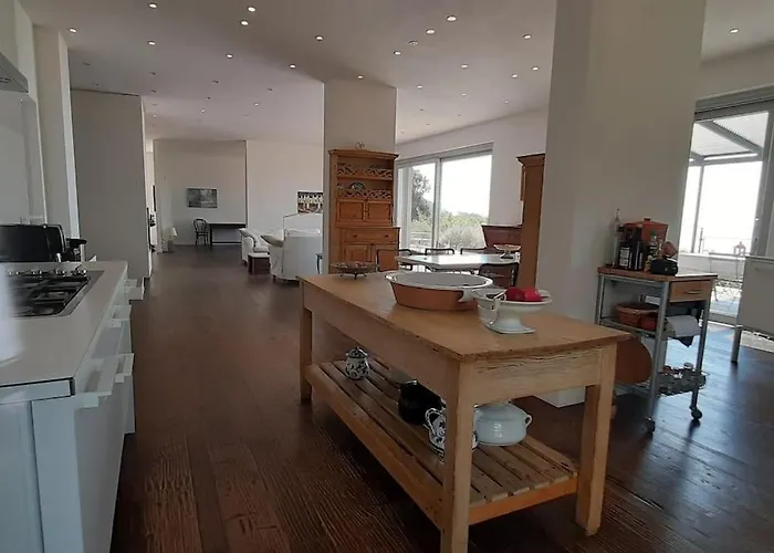 Moderne Mit Atemberaubendem Seeblick ヴィラ