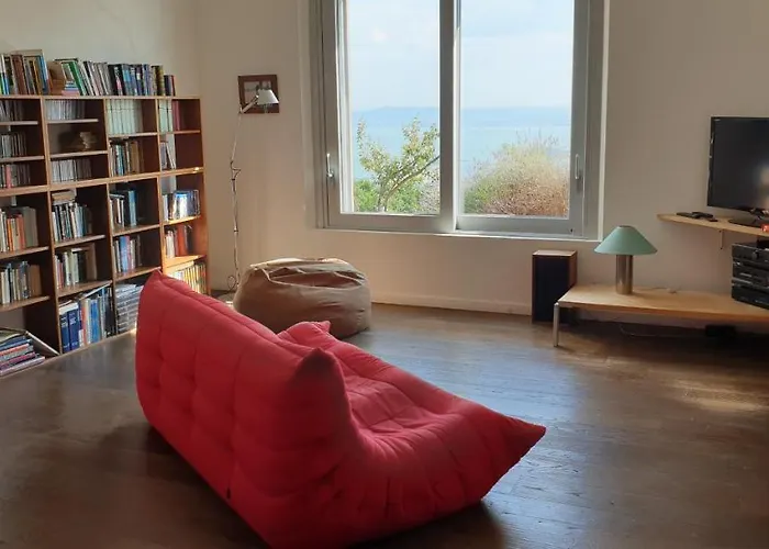 ヴィラ Moderne Mit Atemberaubendem Seeblick