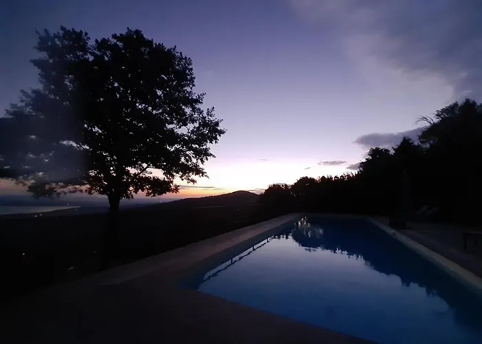 Moderne Mit Atemberaubendem Seeblick Lisciano Niccone